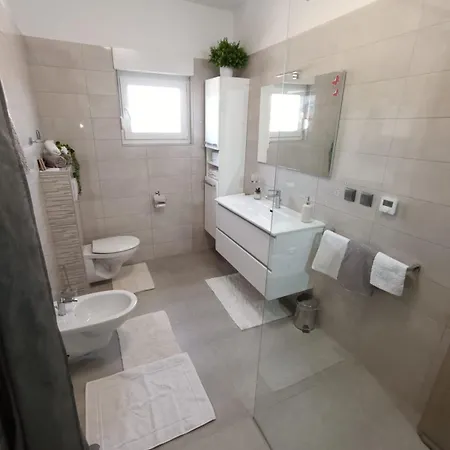 Peaceful Private Near Zadar & Nin With Garden, Terrace & Bbq * Podgradina (Posedarje)