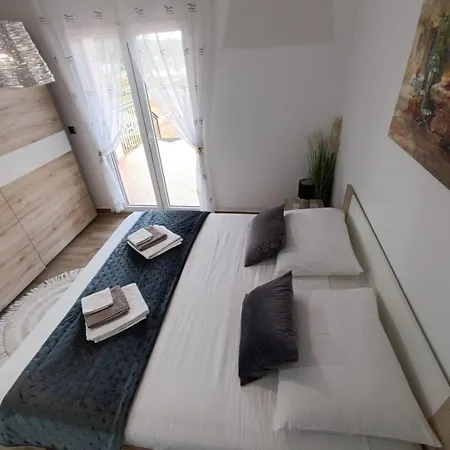 Peaceful Private Near Zadar & Nin With Garden, Terrace & Bbq Prázdninový dům *