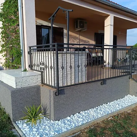 Prázdninový dům Peaceful Private Near Zadar & Nin With Garden, Terrace & Bbq *